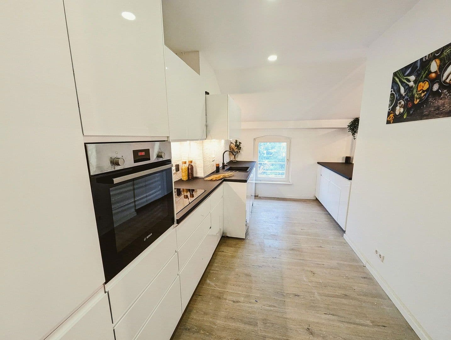 Predaj bytu 2-izbový 67 m², Königstr. 23, Berlin, Berlín Predaj bytu 2-izbový 67 m², Königstr. 23, Berlin, Berlín