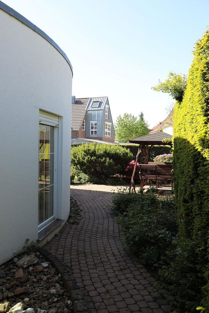 Prenájom domu 135 m², pozemek 411 m², Bad Salzuflen, Severné Porýnie - Westfálsko Prenájom domu 135 m², pozemek 411 m², Bad Salzuflen, Severné Porýnie - Westfálsko