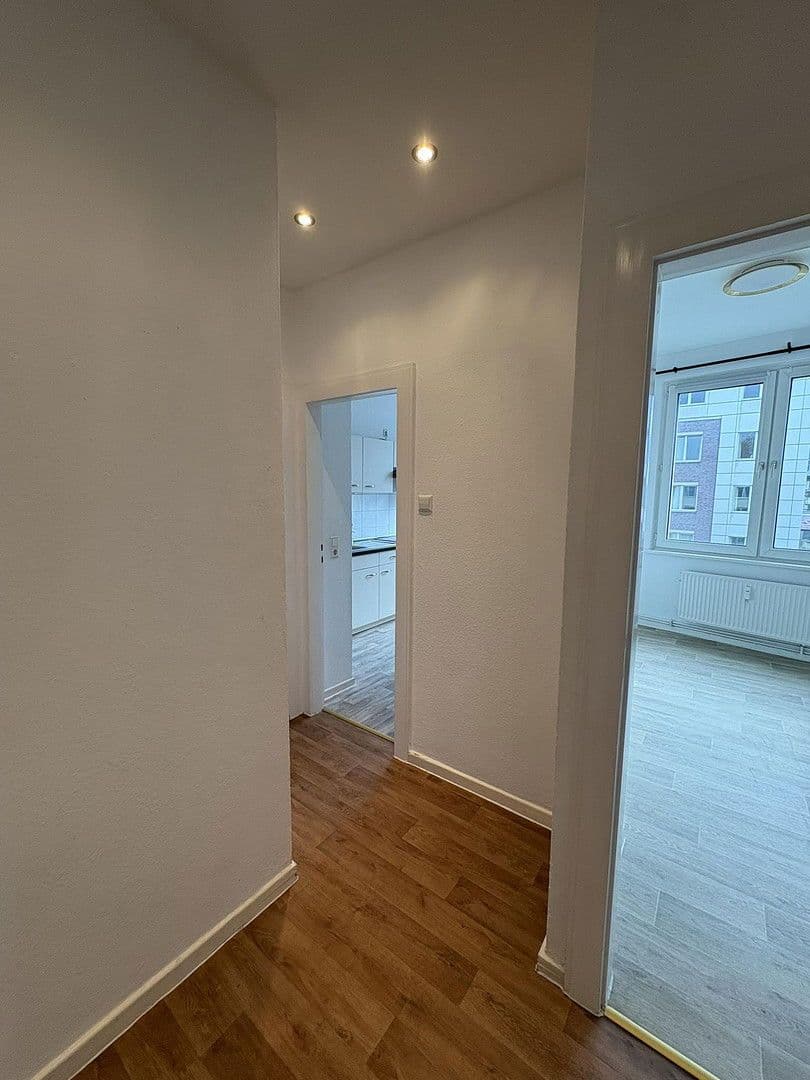Prenájom bytu 3-izbový 65 m², Hannover, Dolné Sasko Prenájom bytu 3-izbový 65 m², Hannover, Dolné Sasko