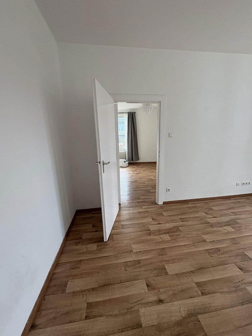 Prenájom bytu 3-izbový 65 m², Hannover, Dolné Sasko Prenájom bytu 3-izbový 65 m², Hannover, Dolné Sasko