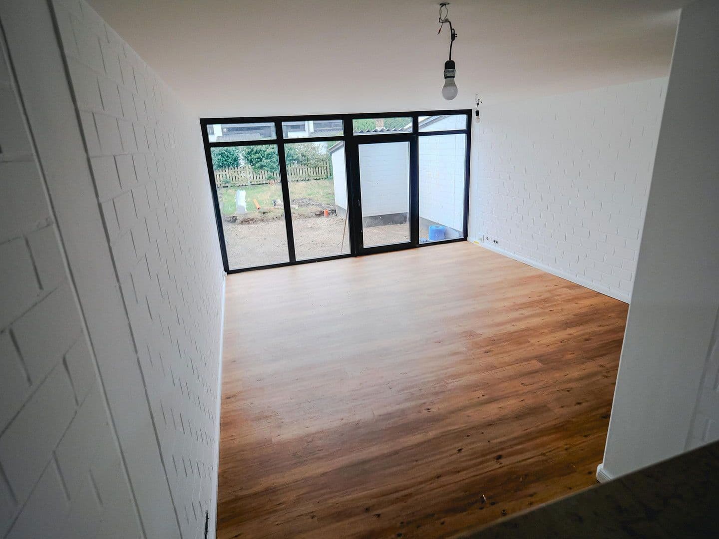 Predaj domu 105 m², pozemek 140 m², Delmenhorst, Dolné Sasko Predaj domu 105 m², pozemek 140 m², Delmenhorst, Dolné Sasko