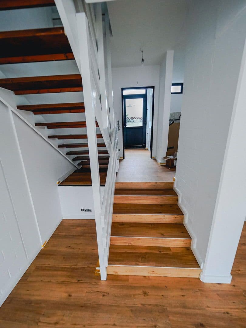 Predaj domu 105 m², pozemek 140 m², Delmenhorst, Dolné Sasko Predaj domu 105 m², pozemek 140 m², Delmenhorst, Dolné Sasko