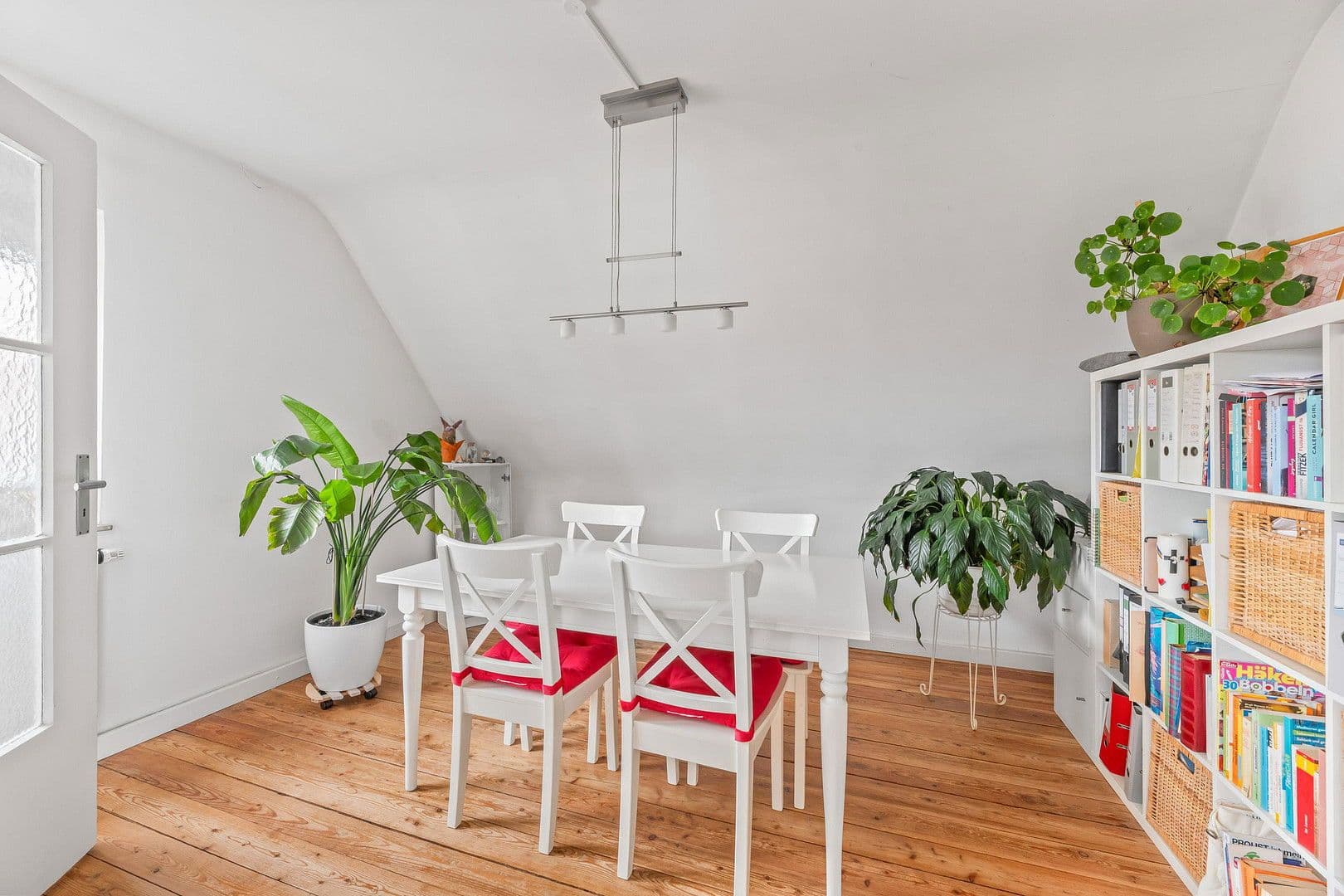 Predaj bytu 4-izbový 83 m², Leonberg, Bádensko-Wurttembersko Predaj bytu 4-izbový 83 m², Leonberg, Bádensko-Wurttembersko
