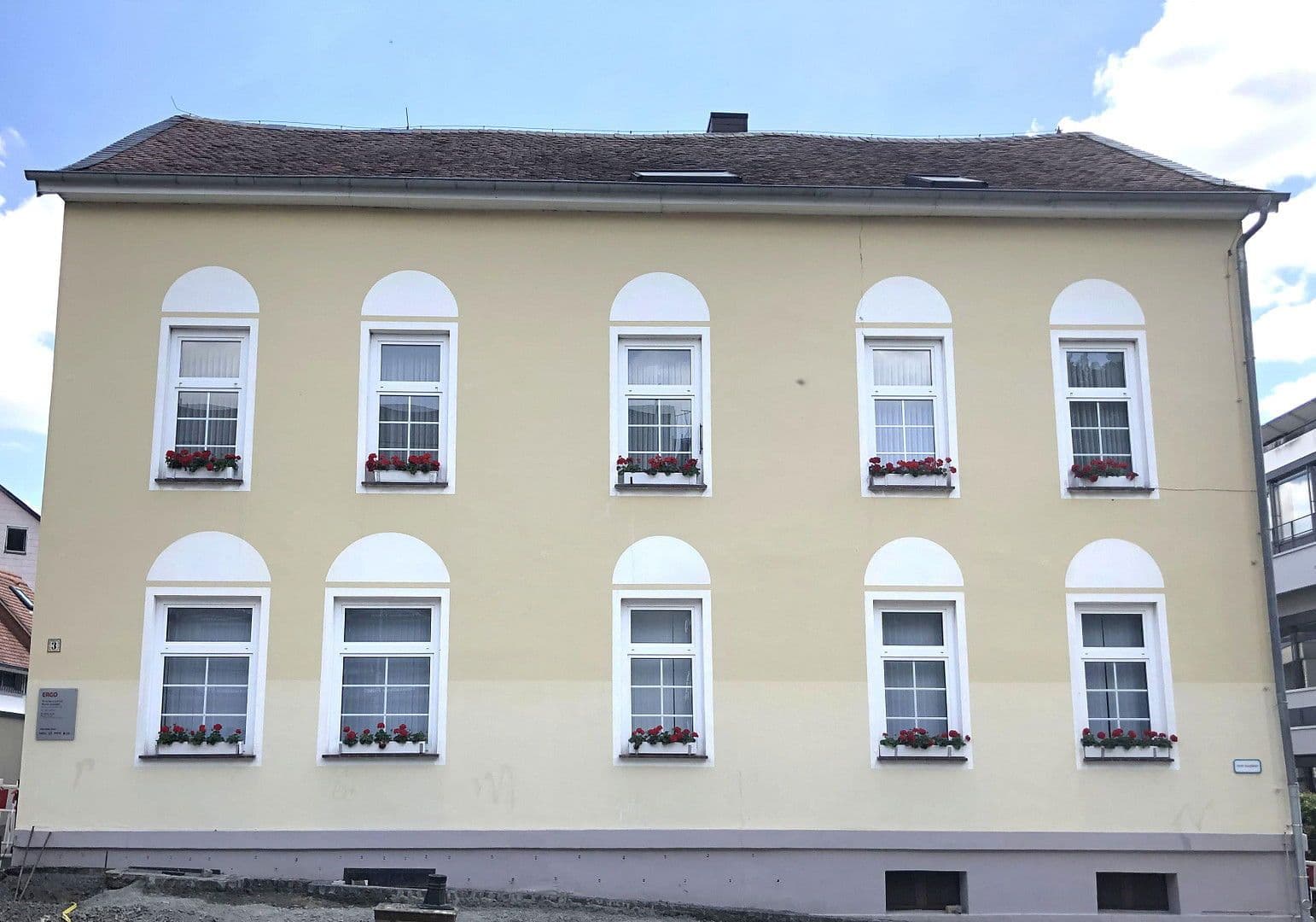 Predaj domu 340 m², pozemek 405 m², Ziegenhainer Straße 3, Homberg (Efze), Hesensko Predaj domu 340 m², pozemek 405 m², Ziegenhainer Straße 3, Homberg (Efze), Hesensko