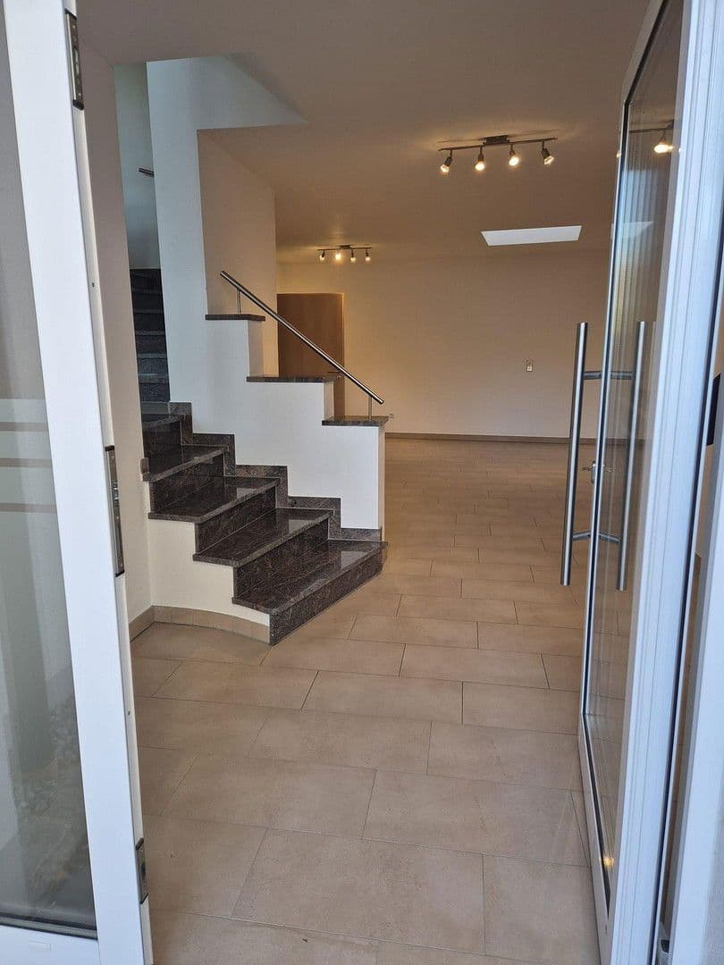 Prenájom kancelárie 150 m², Schwindegg, Bavorsko Prenájom kancelárie 150 m², Schwindegg, Bavorsko