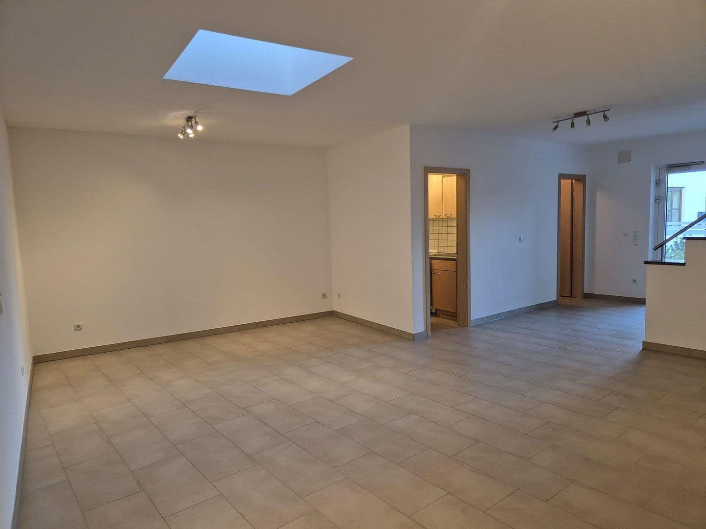 Prenájom kancelárie 150 m², Schwindegg, Bavorsko Prenájom kancelárie 150 m², Schwindegg, Bavorsko