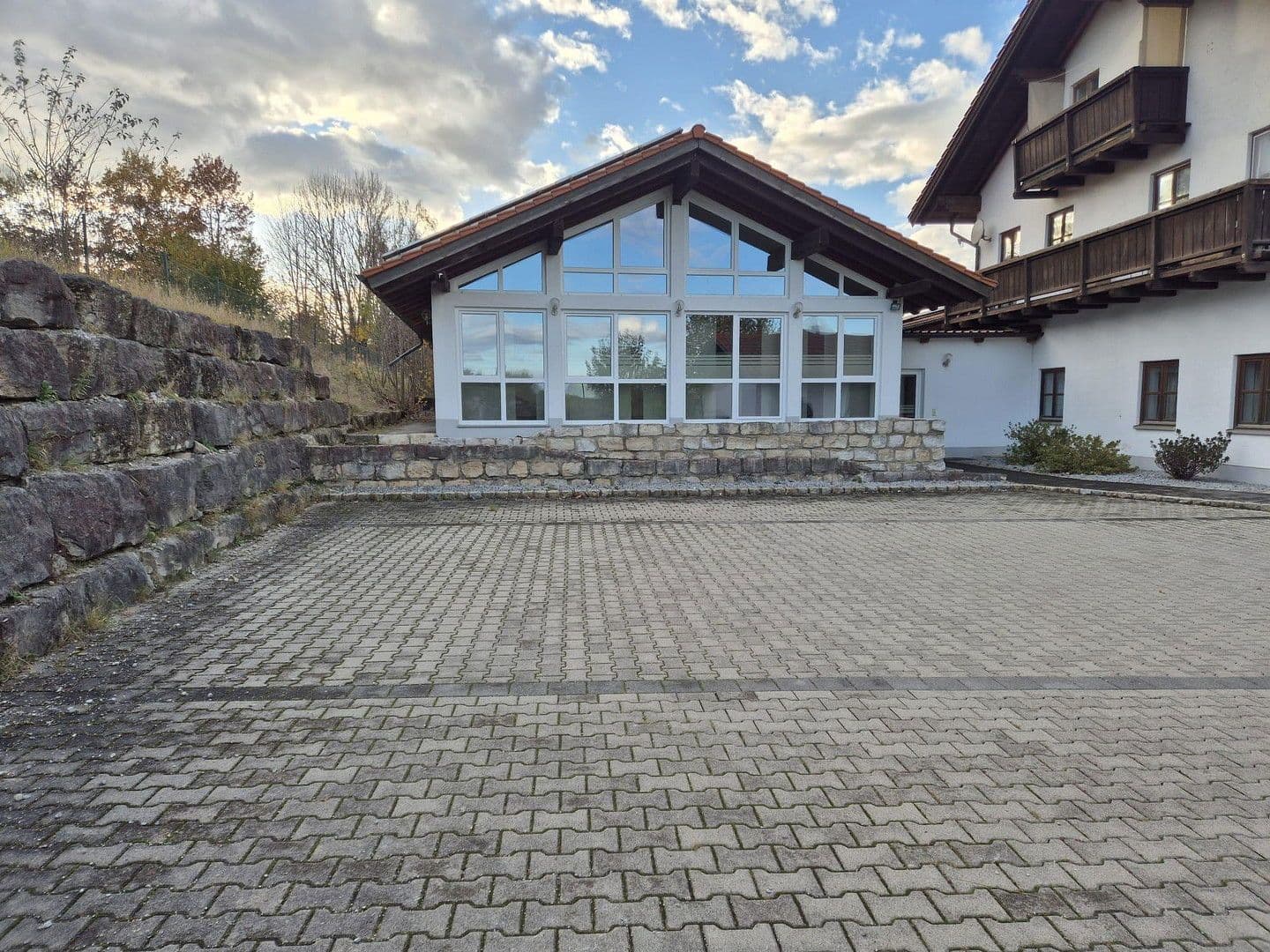 Prenájom kancelárie 150 m², Schwindegg, Bavorsko Prenájom kancelárie 150 m², Schwindegg, Bavorsko
