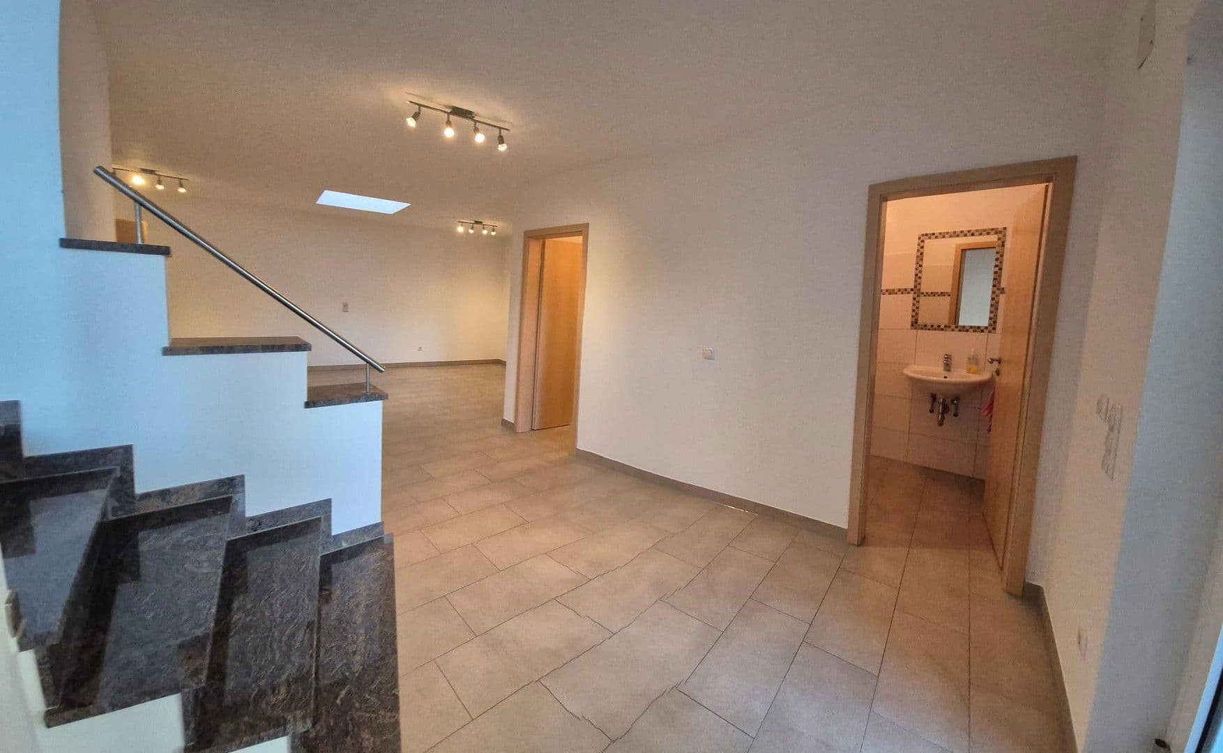 Prenájom kancelárie 150 m², Schwindegg, Bavorsko Prenájom kancelárie 150 m², Schwindegg, Bavorsko