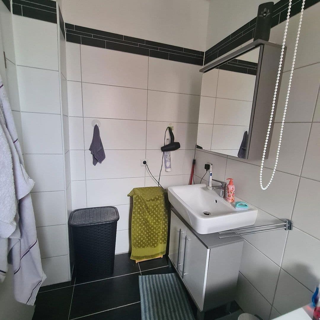 Prenájom domu 260 m², pozemek 430 m², Herrmann Rinne Str. 34, Duisburg, Severné Porýnie - Westfálsko Prenájom domu 260 m², pozemek 430 m², Herrmann Rinne Str. 34, Duisburg, Severné Porýnie - Westfálsko