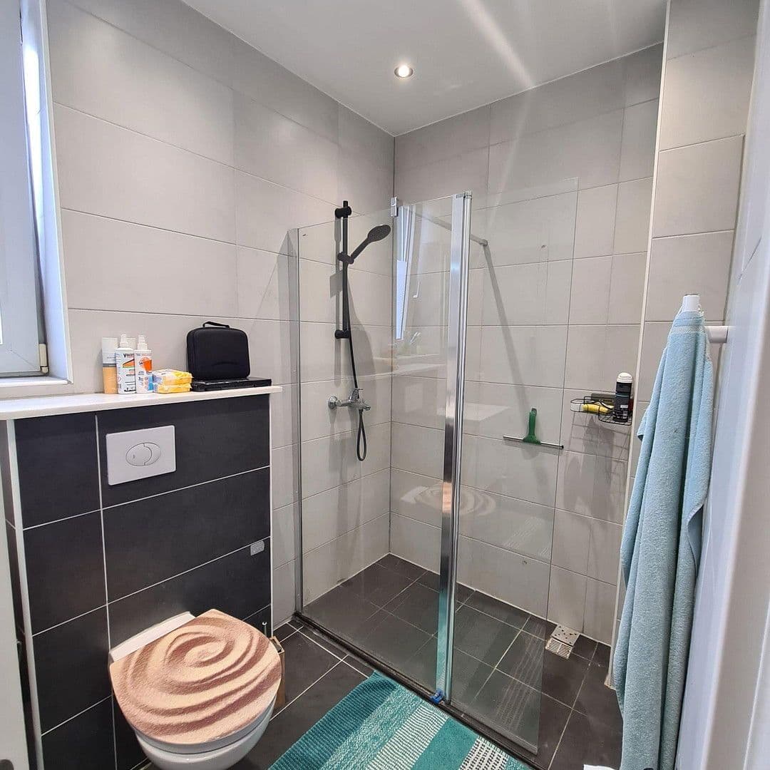 Prenájom domu 260 m², pozemek 430 m², Herrmann Rinne Str. 34, Duisburg, Severné Porýnie - Westfálsko Prenájom domu 260 m², pozemek 430 m², Herrmann Rinne Str. 34, Duisburg, Severné Porýnie - Westfálsko