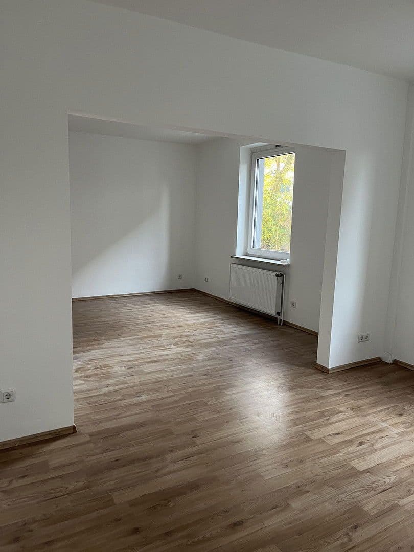 Prenájom domu 260 m², pozemek 430 m², Herrmann Rinne Str. 34, Duisburg, Severné Porýnie - Westfálsko Prenájom domu 260 m², pozemek 430 m², Herrmann Rinne Str. 34, Duisburg, Severné Porýnie - Westfálsko