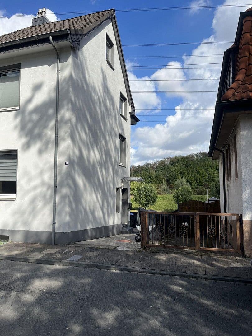 Prenájom domu 260 m², pozemek 430 m², Herrmann Rinne Str. 34, Duisburg, Severné Porýnie - Westfálsko Prenájom domu 260 m², pozemek 430 m², Herrmann Rinne Str. 34, Duisburg, Severné Porýnie - Westfálsko