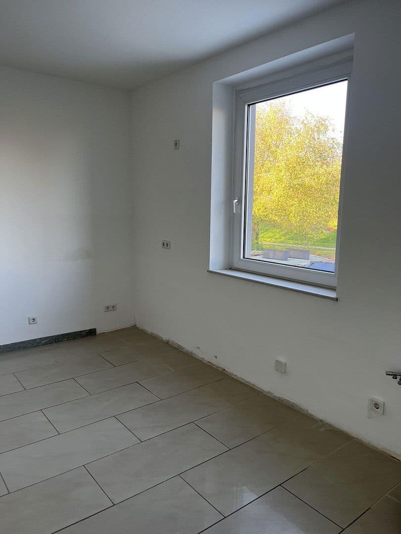 Prenájom domu 260 m², pozemek 430 m², Herrmann Rinne Str. 34, Duisburg, Severné Porýnie - Westfálsko Prenájom domu 260 m², pozemek 430 m², Herrmann Rinne Str. 34, Duisburg, Severné Porýnie - Westfálsko