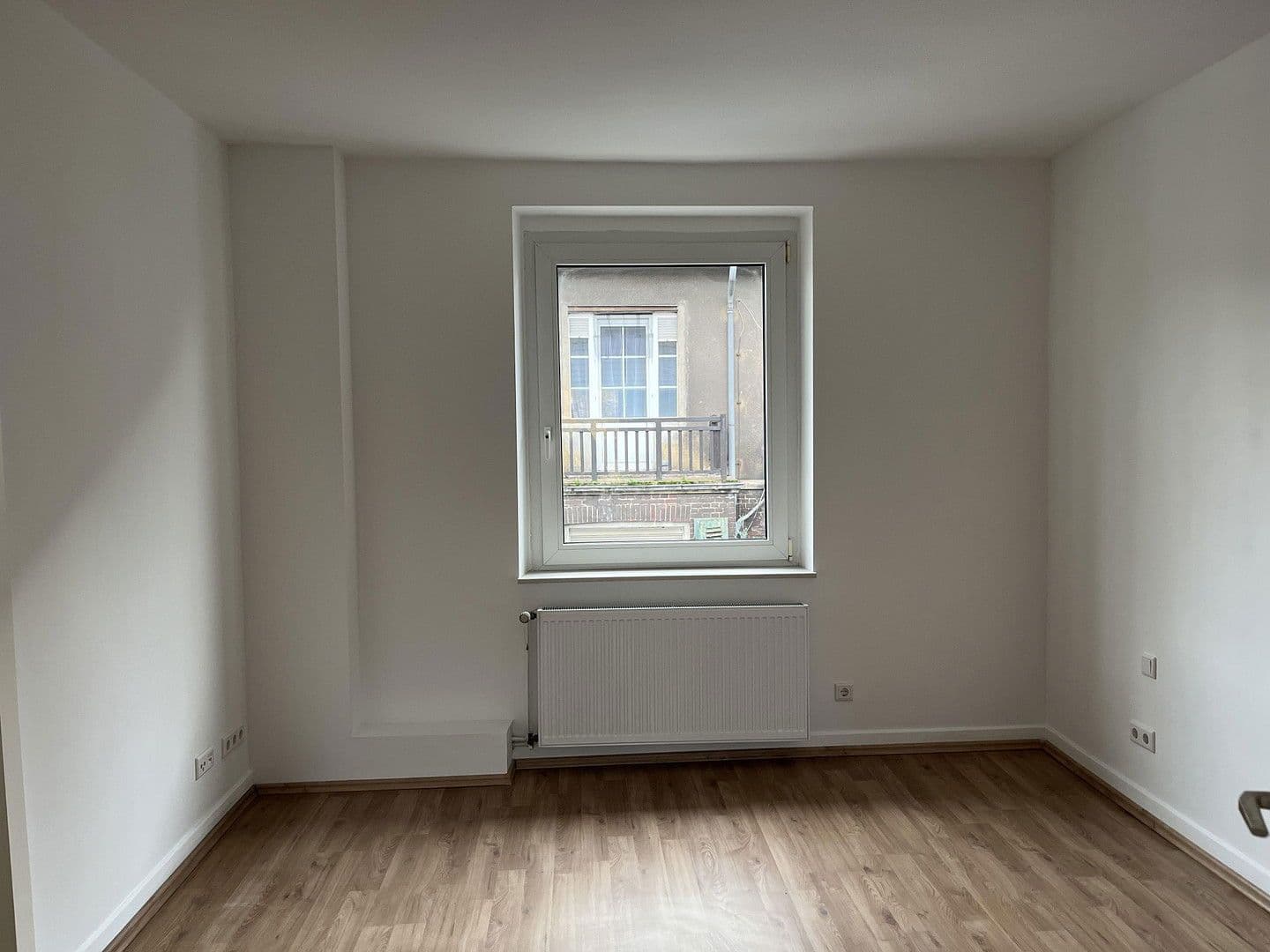 Prenájom domu 260 m², pozemek 430 m², Herrmann Rinne Str. 34, Duisburg, Severné Porýnie - Westfálsko Prenájom domu 260 m², pozemek 430 m², Herrmann Rinne Str. 34, Duisburg, Severné Porýnie - Westfálsko