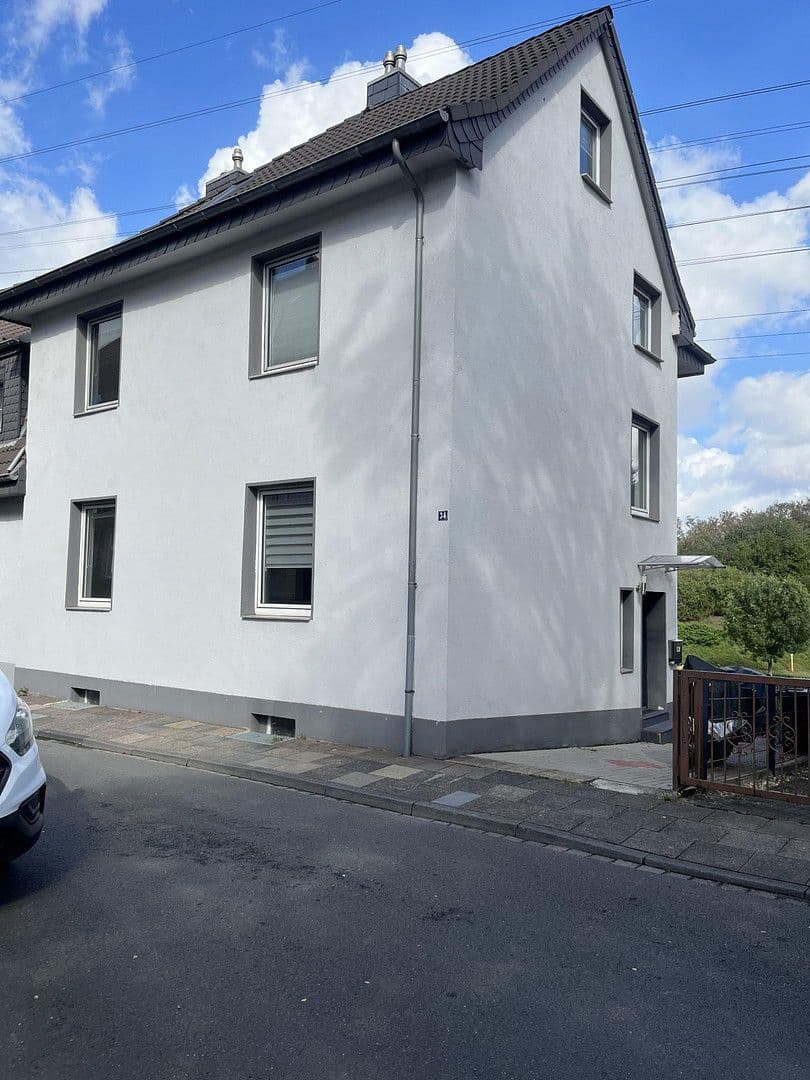 Prenájom domu 260 m², pozemek 430 m², Herrmann Rinne Str. 34, Duisburg, Severné Porýnie - Westfálsko Prenájom domu 260 m², pozemek 430 m², Herrmann Rinne Str. 34, Duisburg, Severné Porýnie - Westfálsko