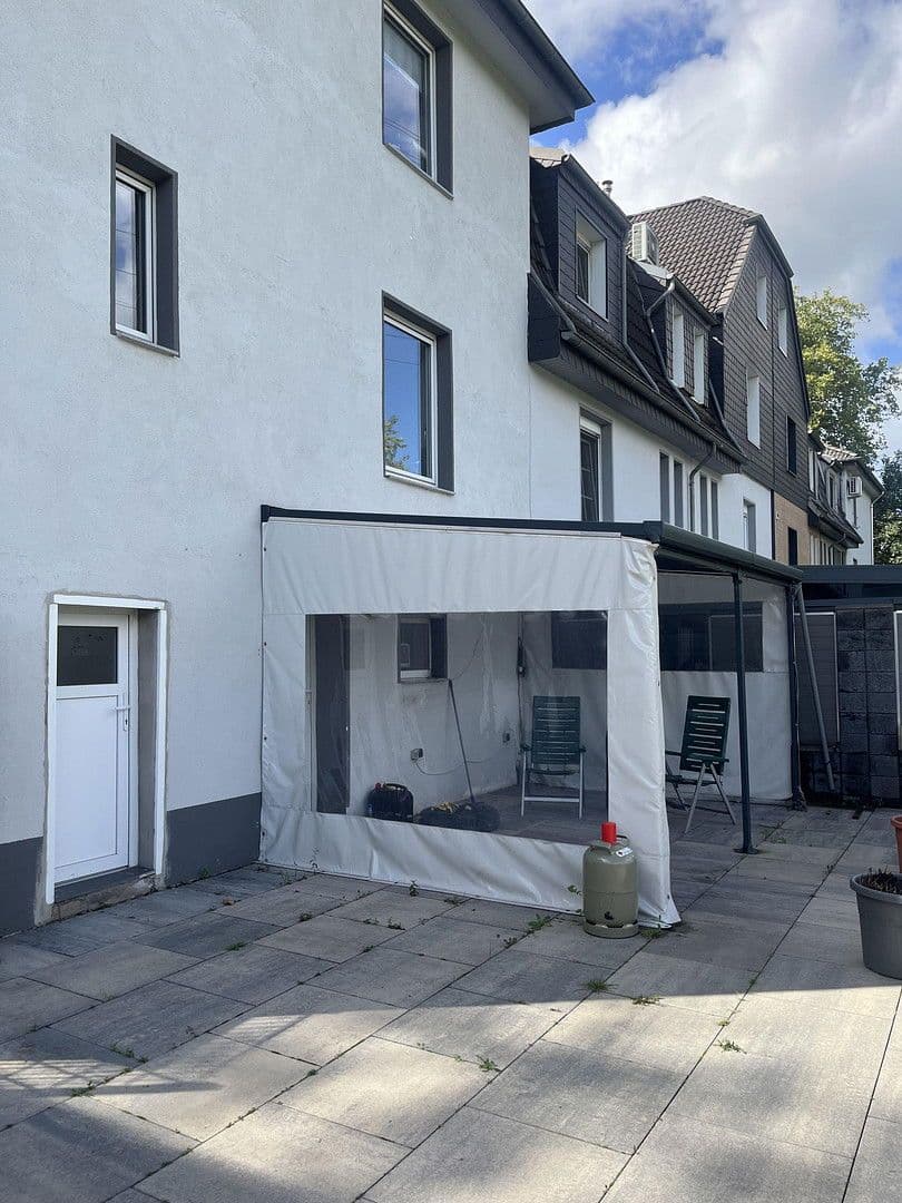 Prenájom domu 260 m², pozemek 430 m², Herrmann Rinne Str. 34, Duisburg, Severné Porýnie - Westfálsko Prenájom domu 260 m², pozemek 430 m², Herrmann Rinne Str. 34, Duisburg, Severné Porýnie - Westfálsko