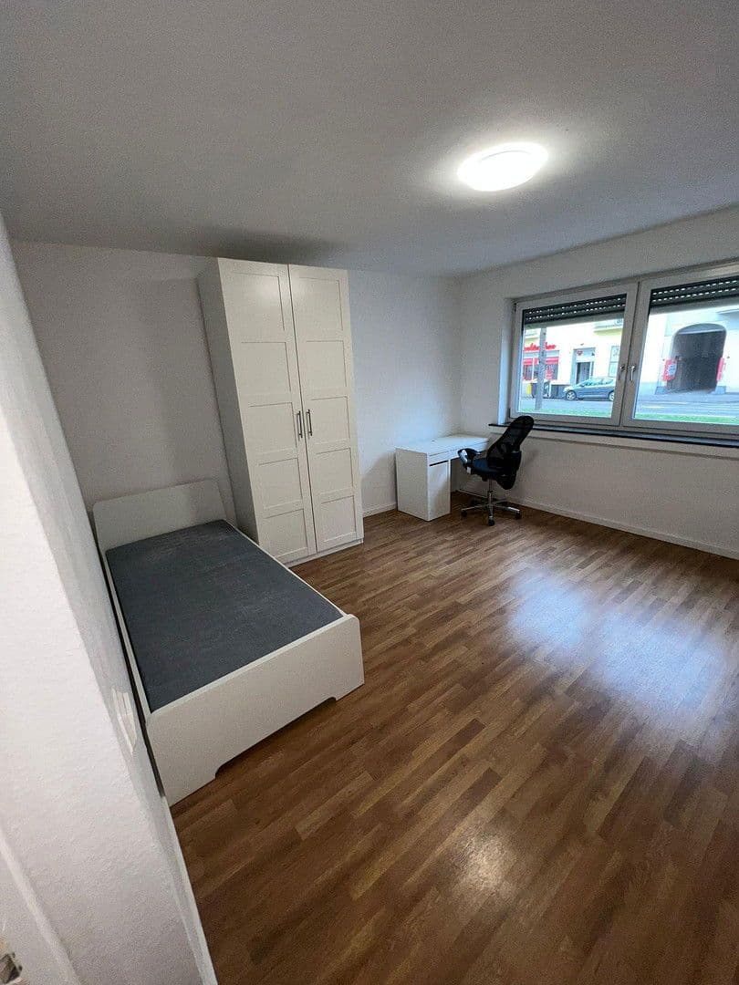 Prenájom bytu 4-izbový 75 m², Moltkestr, Köln, Severné Porýnie - Westfálsko Prenájom bytu 4-izbový 75 m², Moltkestr, Köln, Severné Porýnie - Westfálsko