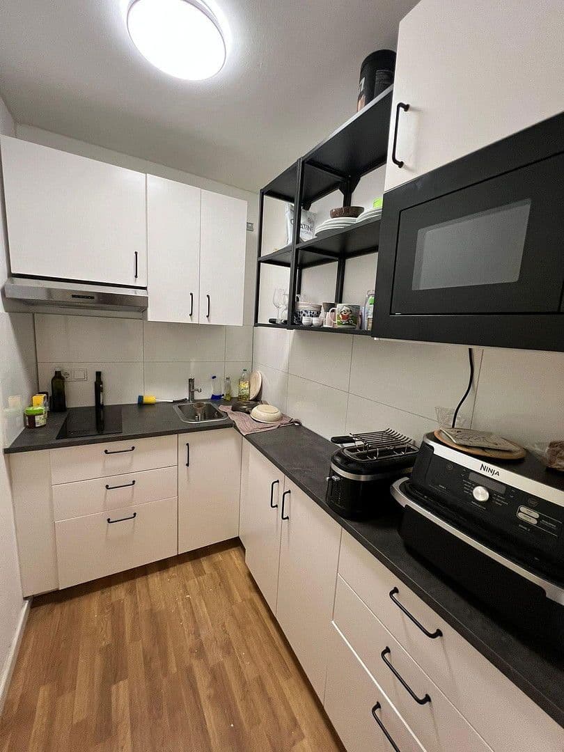 Prenájom bytu 4-izbový 75 m², Moltkestr, Köln, Severné Porýnie - Westfálsko Prenájom bytu 4-izbový 75 m², Moltkestr, Köln, Severné Porýnie - Westfálsko