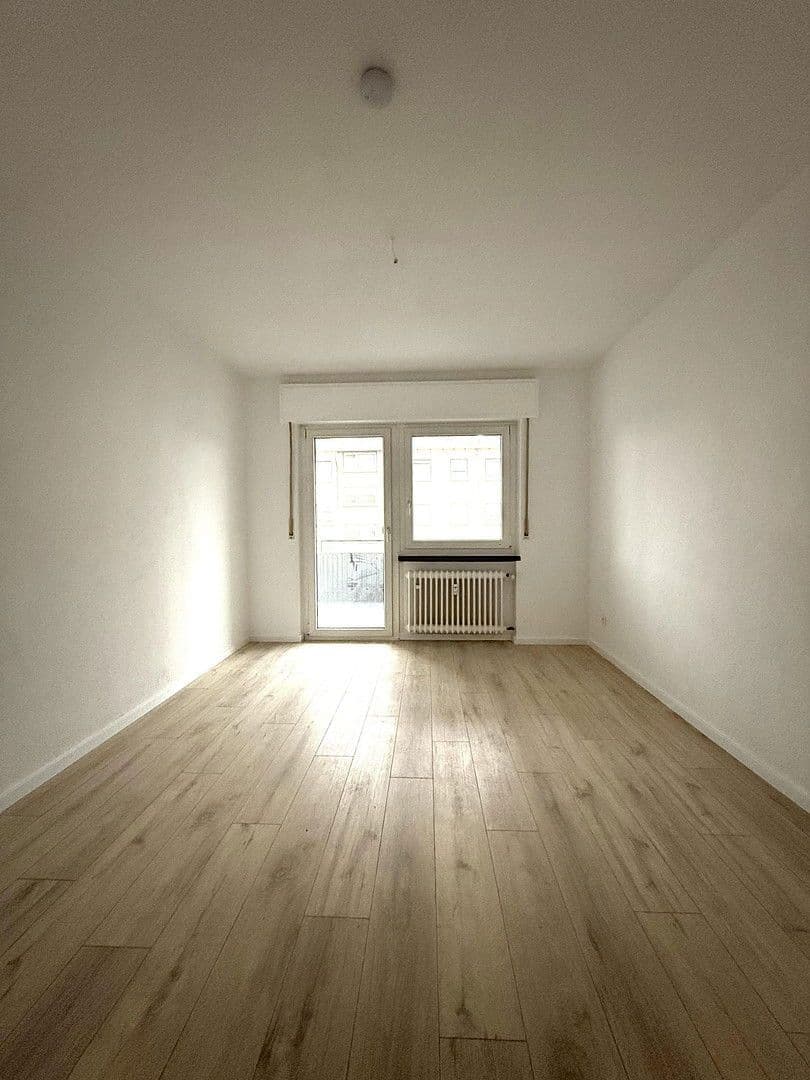 Prenájom bytu 4-izbový 92 m², Eggenstein-Leopoldshafen, Bádensko-Wurttembersko Prenájom bytu 4-izbový 92 m², Eggenstein-Leopoldshafen, Bádensko-Wurttembersko