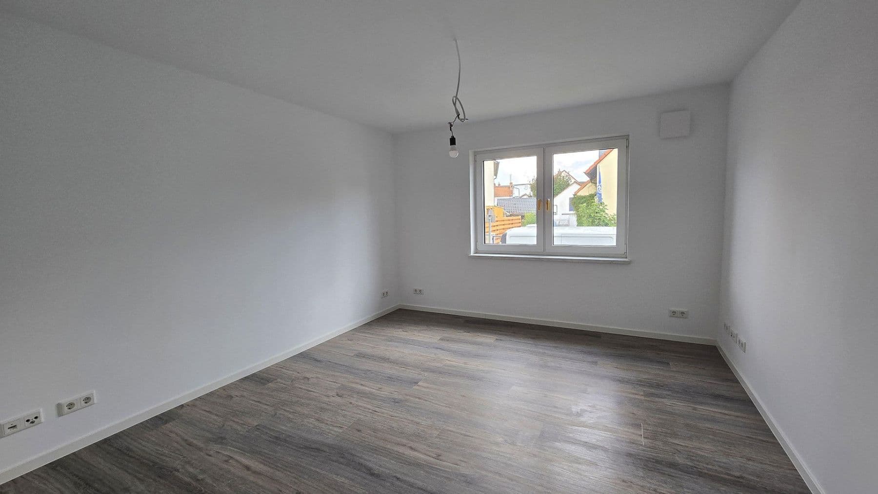 Prenájom domu 80 m², pozemek 370 m², Römerberg, Porýnie-Falcko Prenájom domu 80 m², pozemek 370 m², Römerberg, Porýnie-Falcko