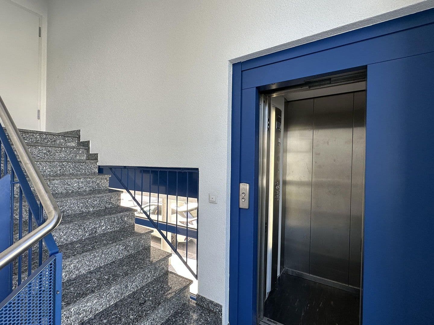 Predaj domu 400 m², pozemek 259 m², Langen, Hesensko Predaj domu 400 m², pozemek 259 m², Langen, Hesensko