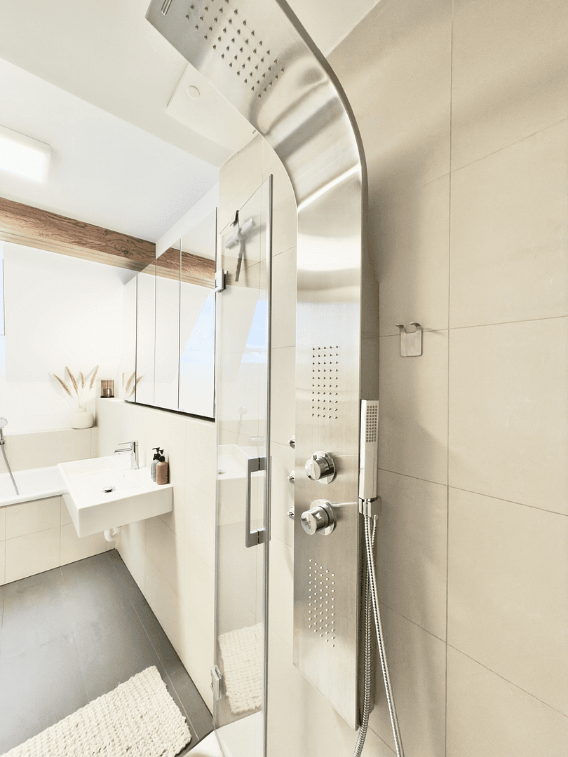 Prenájom bytu 4-izbový 124 m², Hamburg, Hamburg Prenájom bytu 4-izbový 124 m², Hamburg, Hamburg