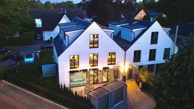 Prenájom bytu 4-izbový 124 m², Hamburg, Hamburg Prenájom bytu 4-izbový 124 m², Hamburg, Hamburg