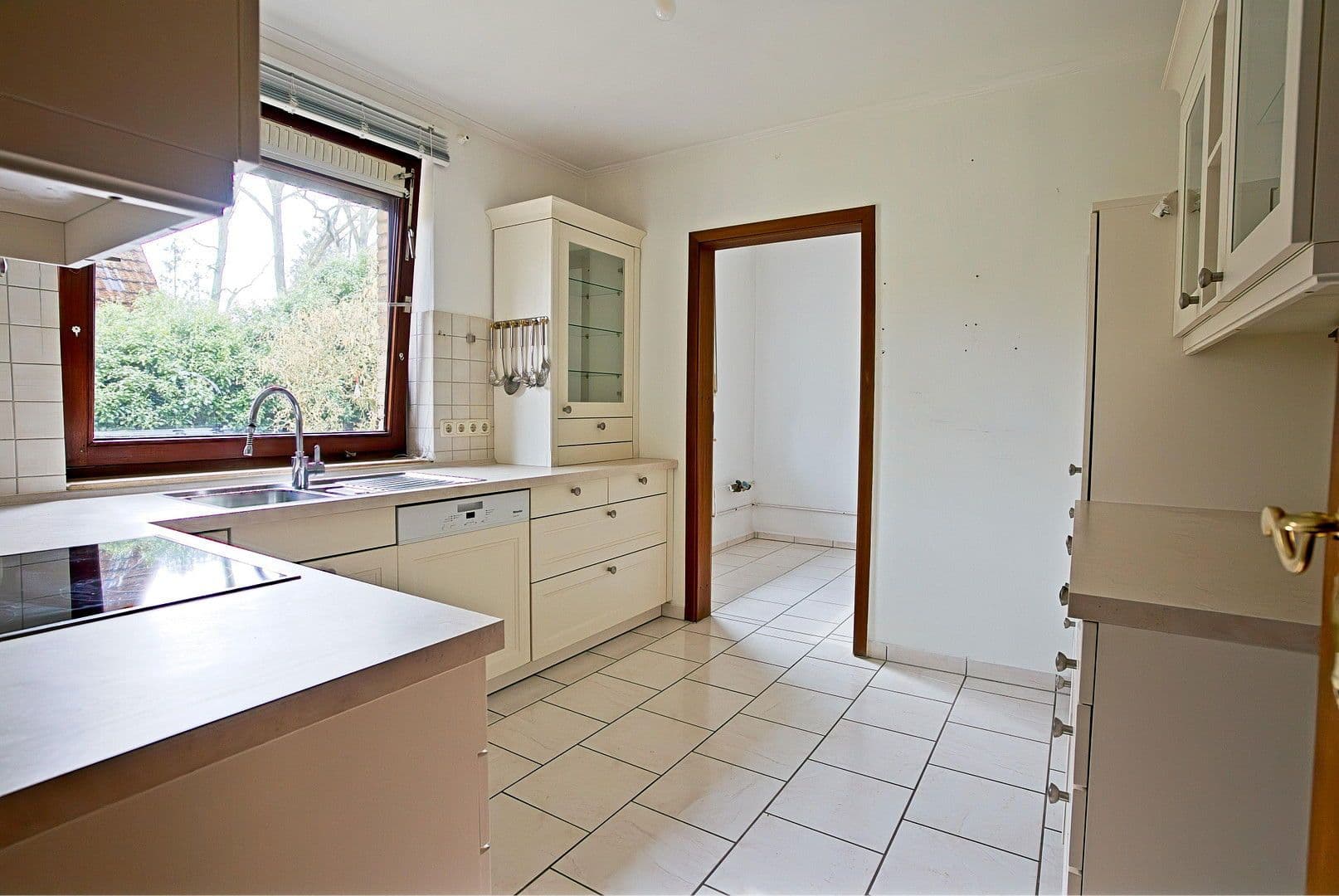 Prenájom bytu 4-izbový 166 m², Uferallee 16, Bad Bevensen, Dolné Sasko Prenájom bytu 4-izbový 166 m², Uferallee 16, Bad Bevensen, Dolné Sasko