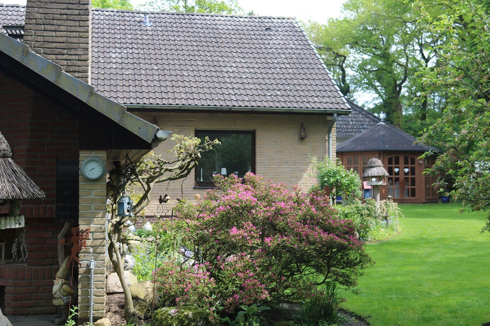 Predaj domu 204 m², pozemek 1.209 m², Hude (Oldenburg), Dolné Sasko Predaj domu 204 m², pozemek 1.209 m², Hude (Oldenburg), Dolné Sasko