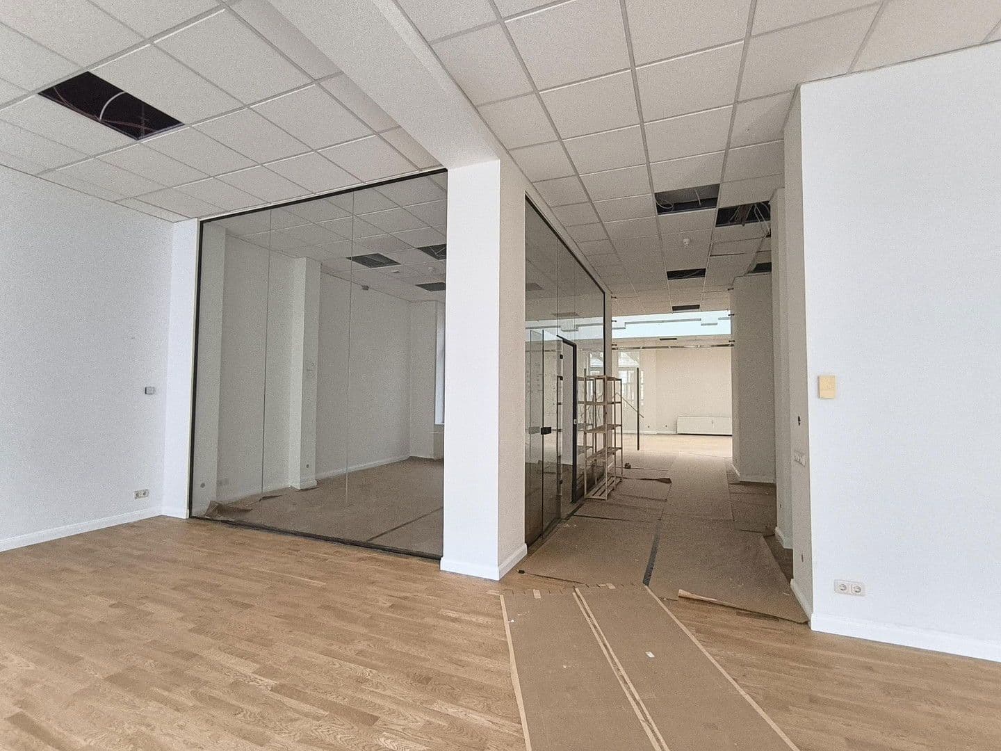 Prenájom nebytového priestoru 9 m², Hegelstraße 19, Magdeburg, Sasko-Anhaltsko Prenájom nebytového priestoru 9 m², Hegelstraße 19, Magdeburg, Sasko-Anhaltsko