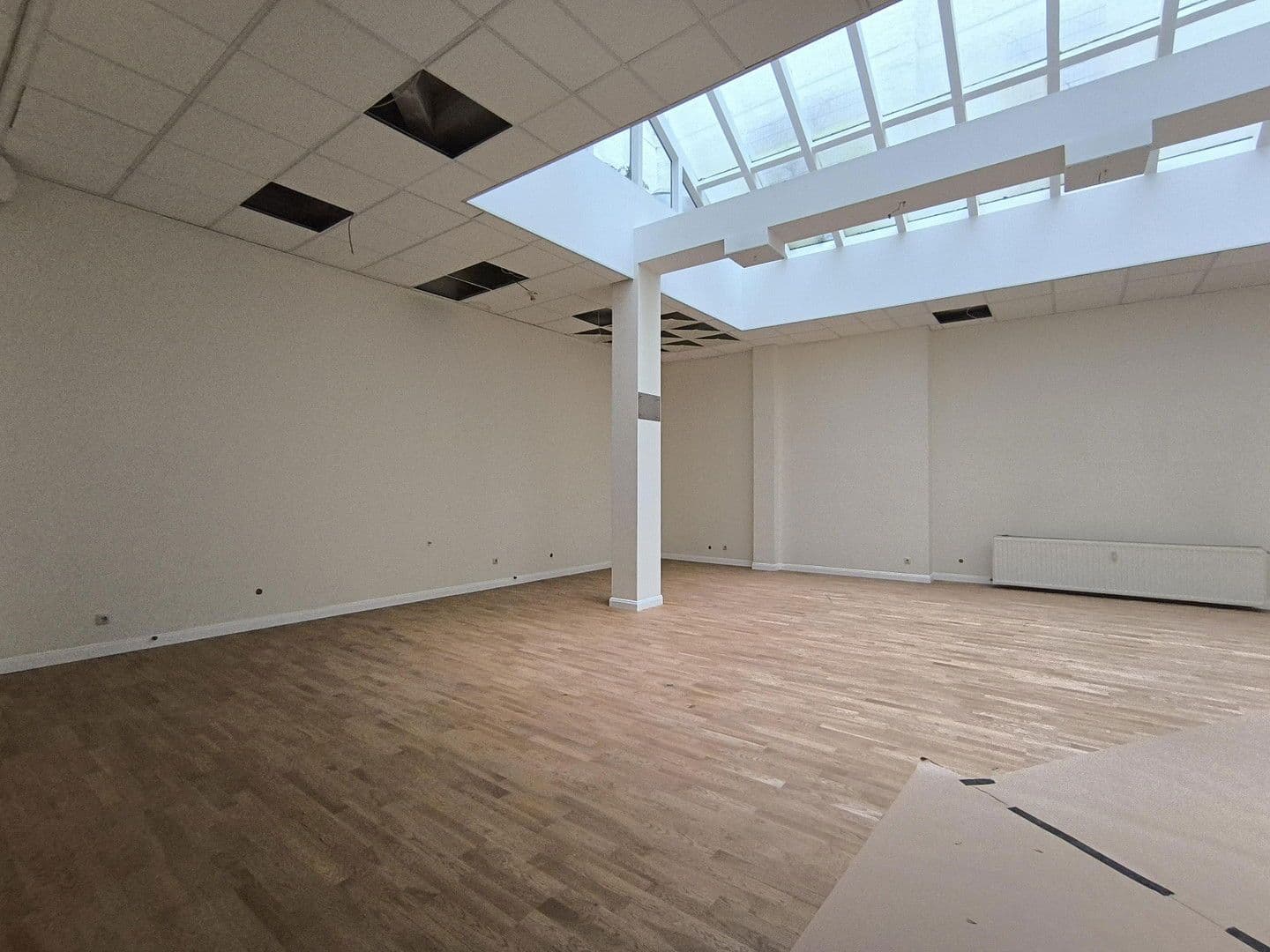 Prenájom nebytového priestoru 9 m², Hegelstraße 19, Magdeburg, Sasko-Anhaltsko Prenájom nebytového priestoru 9 m², Hegelstraße 19, Magdeburg, Sasko-Anhaltsko