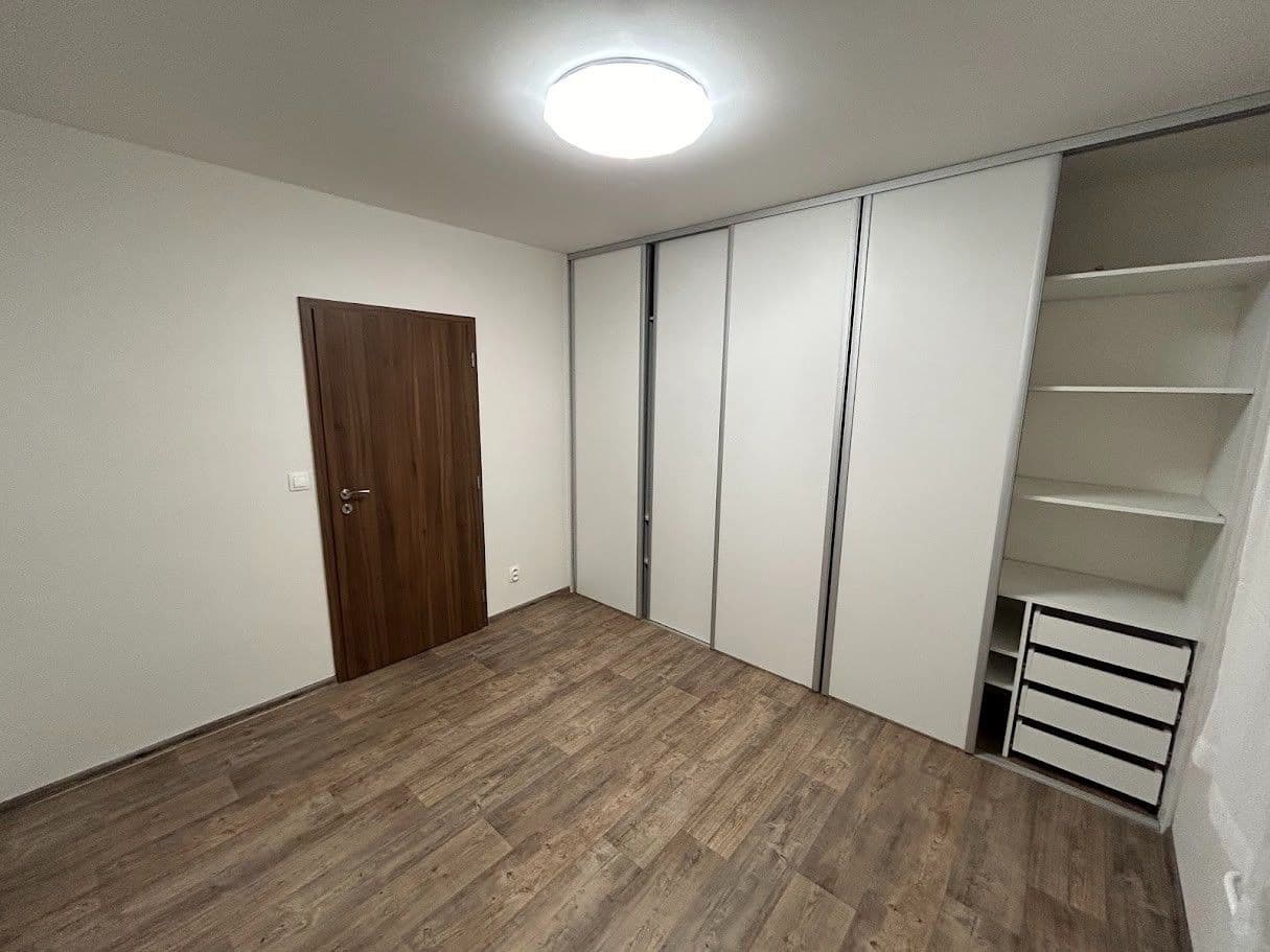 Predaj bytu 3-izbový 59 m², Oráčova, Ostrava, Moravskoslezský kraj Predaj bytu 3-izbový 59 m², Oráčova, Ostrava, Moravskoslezský kraj