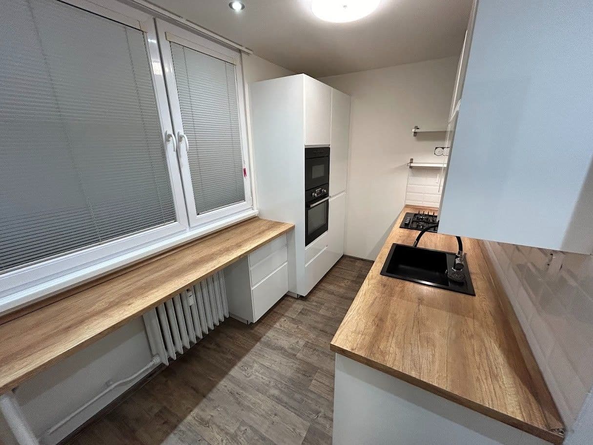 Predaj bytu 3-izbový 59 m², Oráčova, Ostrava, Moravskoslezský kraj Predaj bytu 3-izbový 59 m², Oráčova, Ostrava, Moravskoslezský kraj