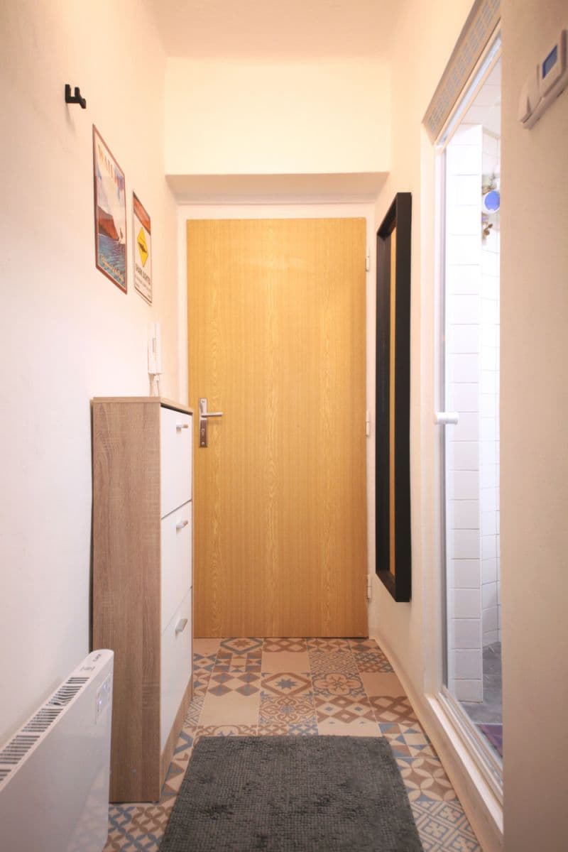 Prenájom bytu 28 m², U Zeměpisného ústavu, Praha, Praha Prenájom bytu 28 m², U Zeměpisného ústavu, Praha, Praha