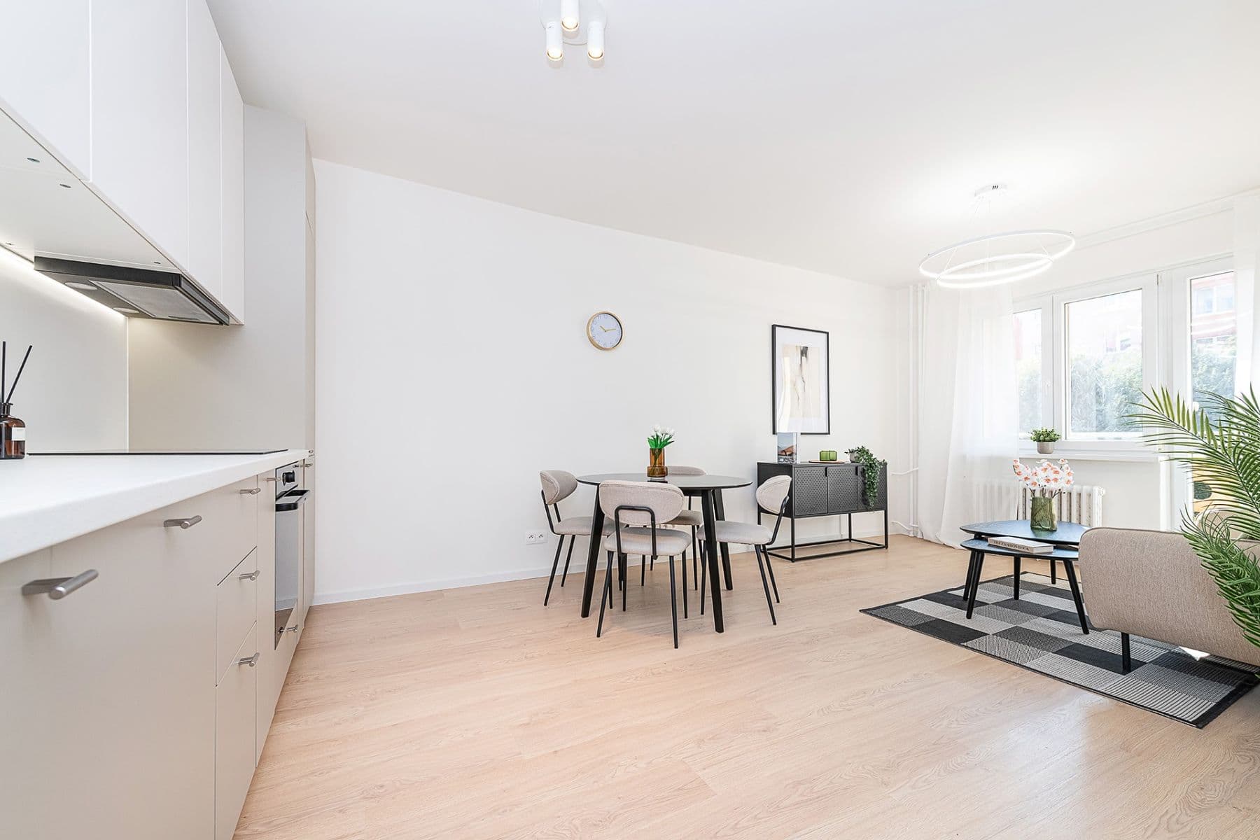 Predaj bytu 4-izbový 75 m², Hřibská, Praha, Praha Predaj bytu 4-izbový 75 m², Hřibská, Praha, Praha