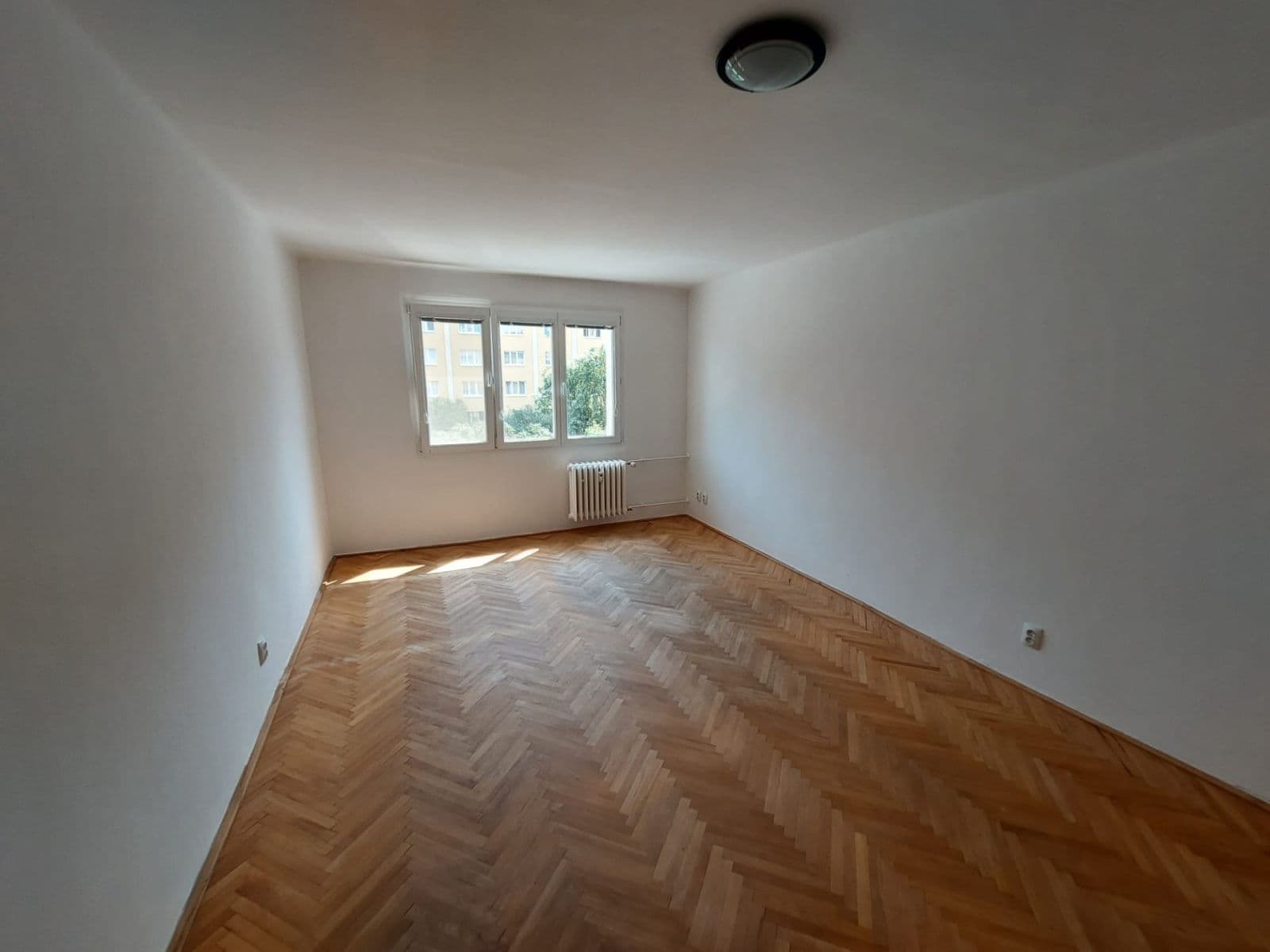 Prenájom bytu 1-izbový 42 m², Smrková, Plzeň, Plzeňský kraj Prenájom bytu 1-izbový 42 m², Smrková, Plzeň, Plzeňský kraj