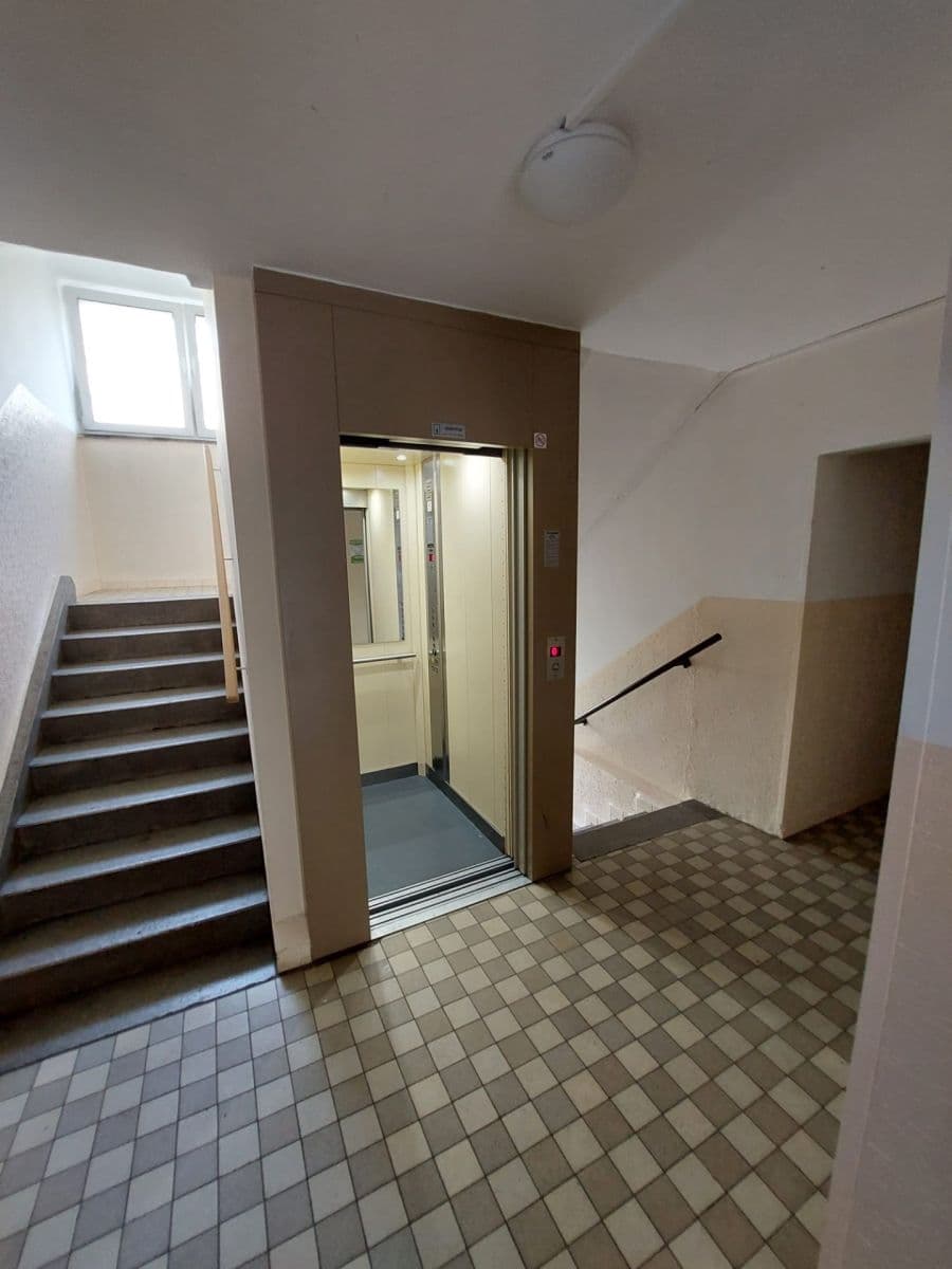 Prenájom bytu 1-izbový 42 m², Smrková, Plzeň, Plzeňský kraj Prenájom bytu 1-izbový 42 m², Smrková, Plzeň, Plzeňský kraj