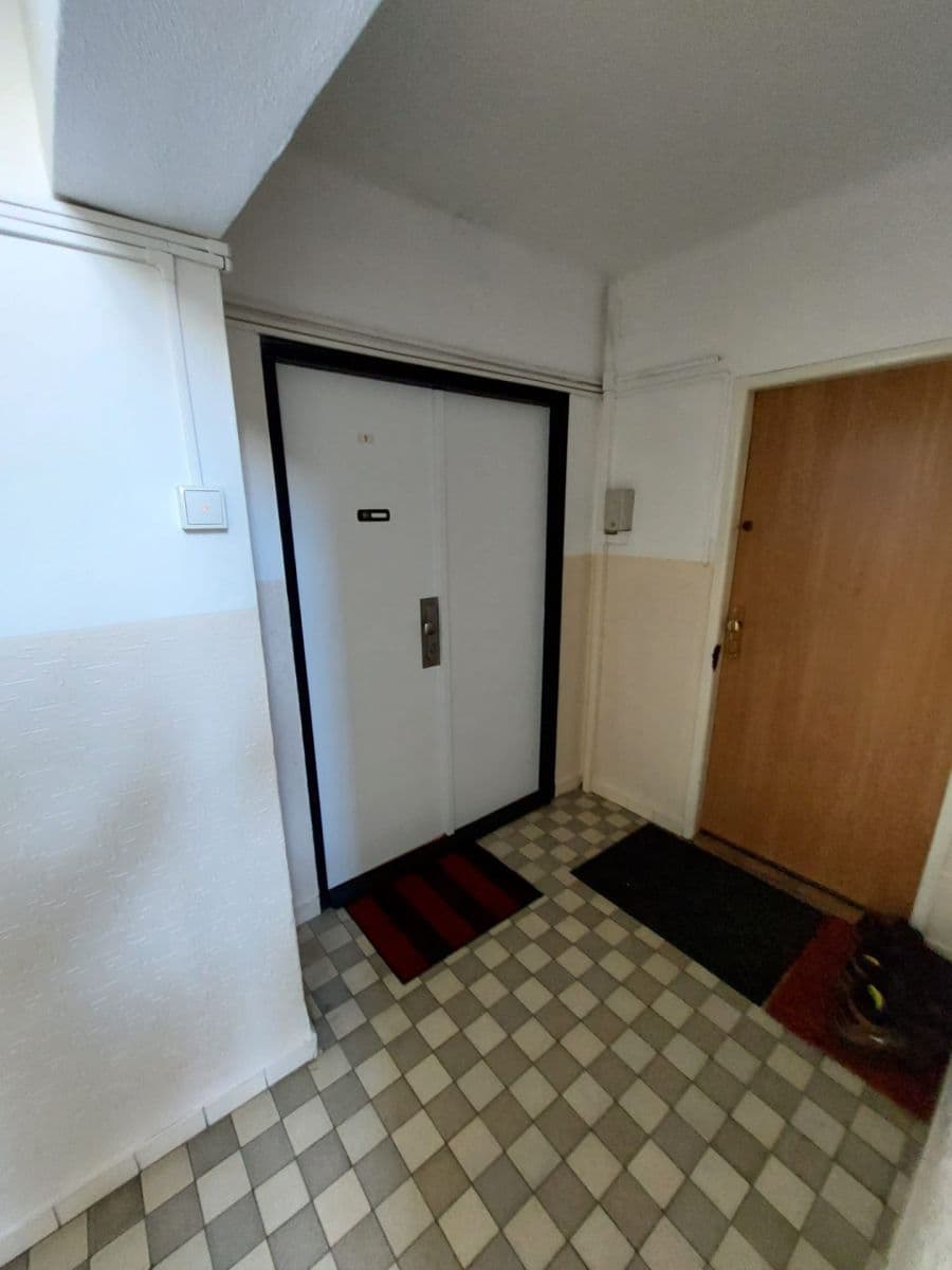 Prenájom bytu 1-izbový 42 m², Smrková, Plzeň, Plzeňský kraj Prenájom bytu 1-izbový 42 m², Smrková, Plzeň, Plzeňský kraj