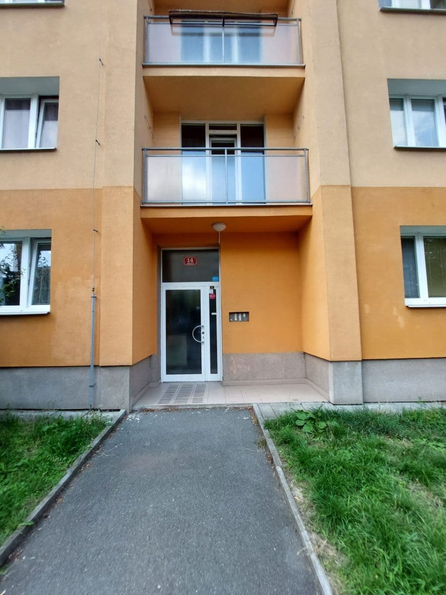 Prenájom bytu 1-izbový 42 m², Smrková, Plzeň, Plzeňský kraj Prenájom bytu 1-izbový 42 m², Smrková, Plzeň, Plzeňský kraj