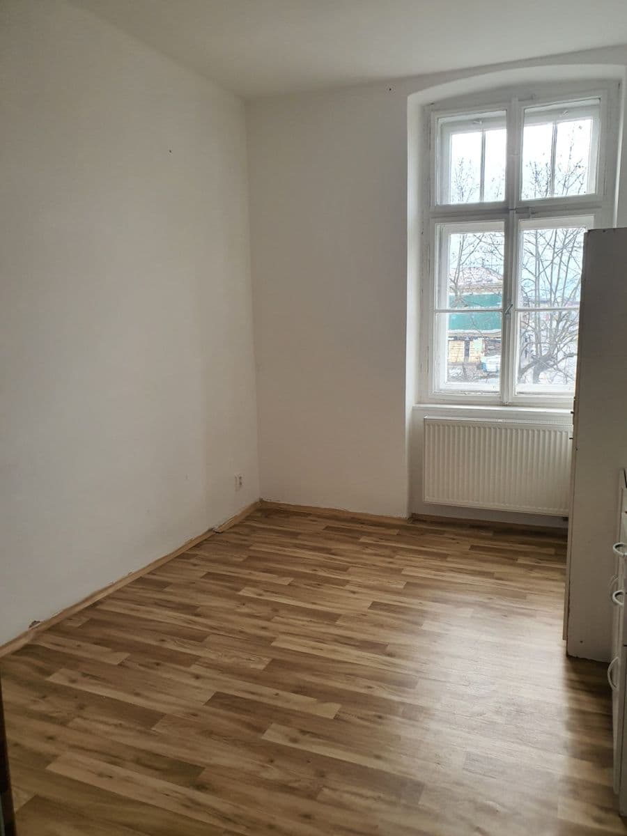 Prenájom bytu 3-izbový 100 m², sady Pětatřicátníků, Plzeň, Plzeňský kraj Prenájom bytu 3-izbový 100 m², sady Pětatřicátníků, Plzeň, Plzeňský kraj