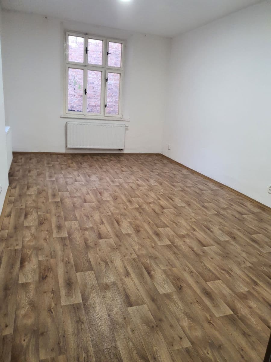 Prenájom bytu 3-izbový 100 m², sady Pětatřicátníků, Plzeň, Plzeňský kraj Prenájom bytu 3-izbový 100 m², sady Pětatřicátníků, Plzeň, Plzeňský kraj