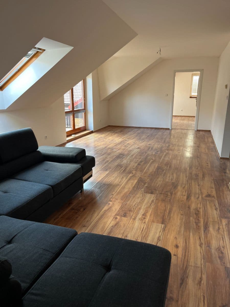 Prenájom bytu 3-izbový 120 m², Havlíčkovo nám., Kladno, Středočeský kraj Prenájom bytu 3-izbový 120 m², Havlíčkovo nám., Kladno, Středočeský kraj