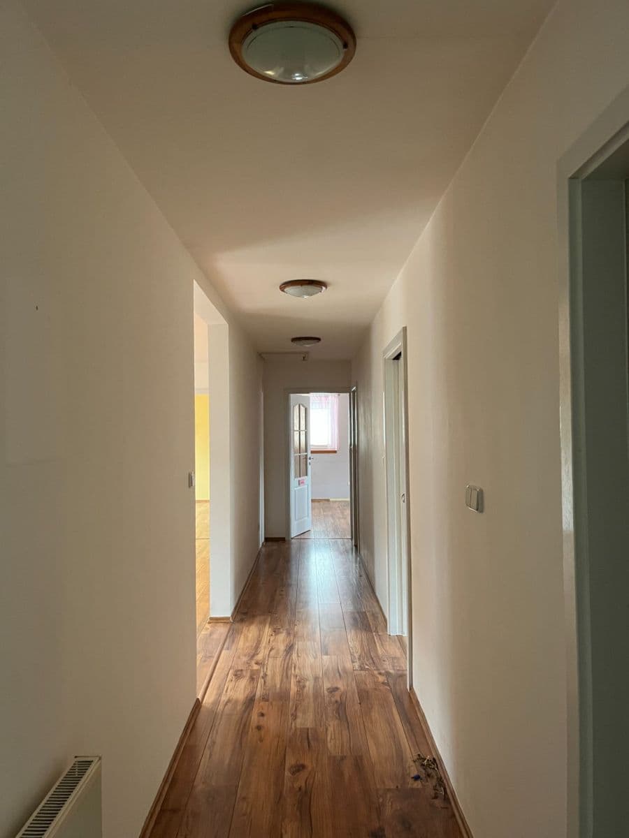 Prenájom bytu 3-izbový 120 m², Havlíčkovo nám., Kladno, Středočeský kraj Prenájom bytu 3-izbový 120 m², Havlíčkovo nám., Kladno, Středočeský kraj