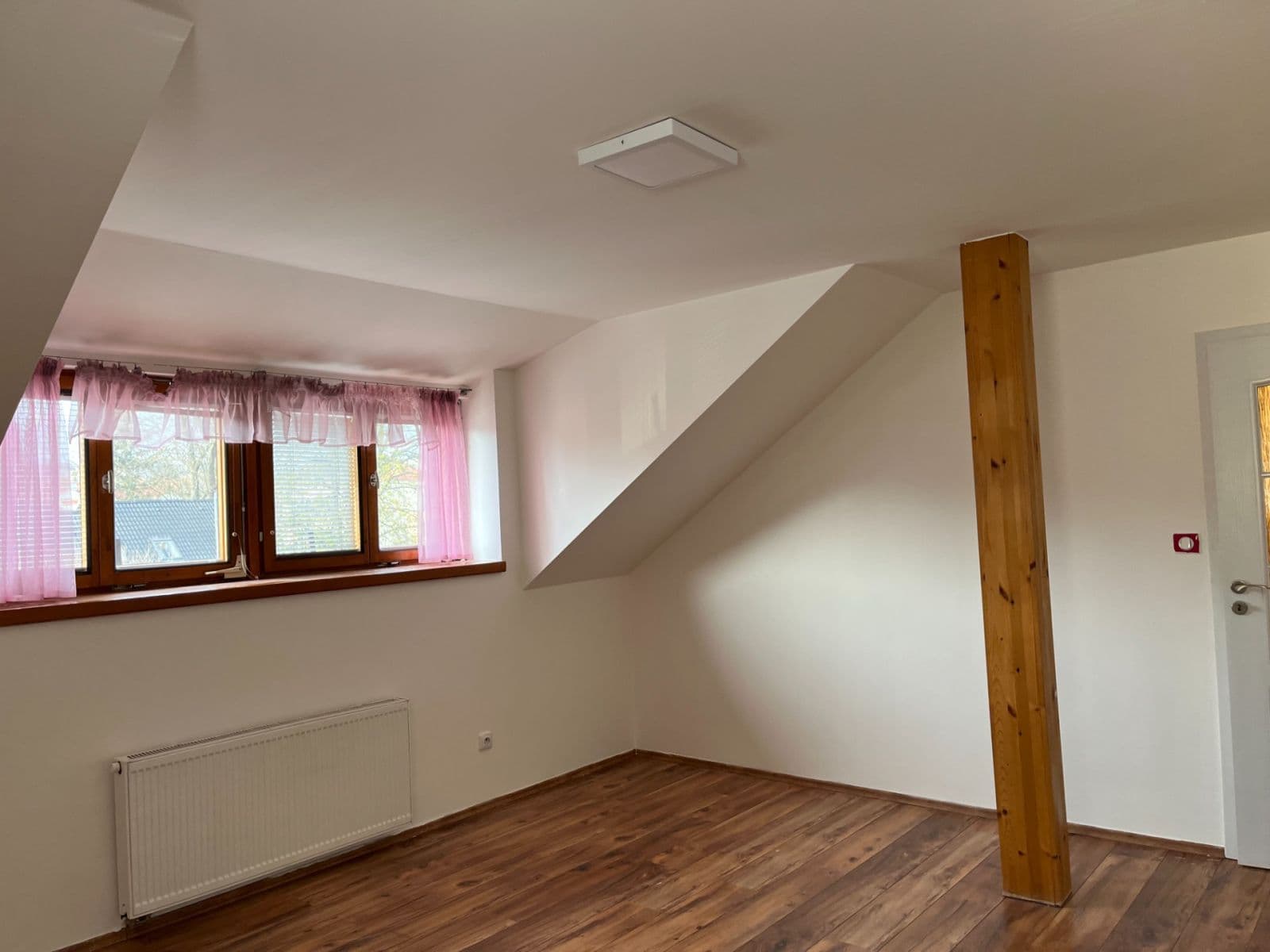 Prenájom bytu 3-izbový 120 m², Havlíčkovo nám., Kladno, Středočeský kraj Prenájom bytu 3-izbový 120 m², Havlíčkovo nám., Kladno, Středočeský kraj