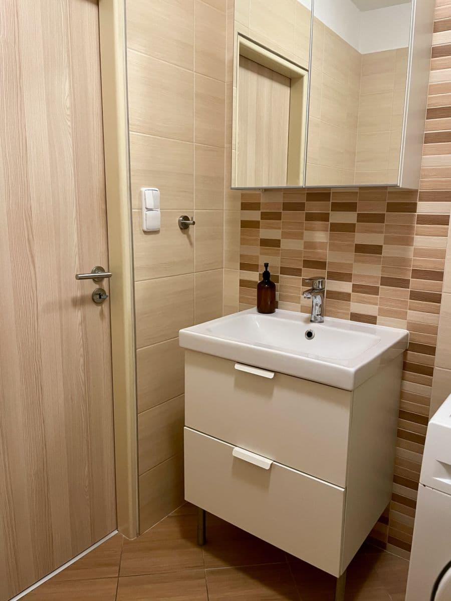 Predaj bytu 3-izbový 76 m², Týřovická, Praha, Praha Predaj bytu 3-izbový 76 m², Týřovická, Praha, Praha