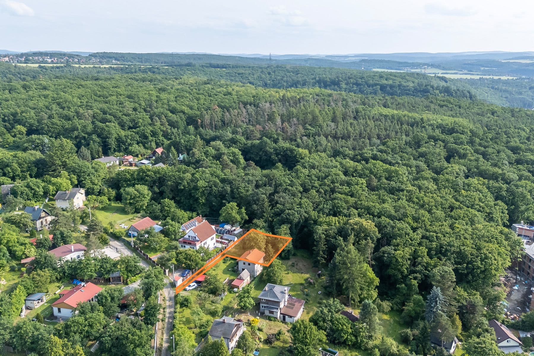 Predaj rekreačného objektu 35 m², pozemek 614 m², Ke Lhotě, Dolní Břežany, Středočeský kraj Predaj rekreačného objektu 35 m², pozemek 614 m², Ke Lhotě, Dolní Břežany, Středočeský kraj