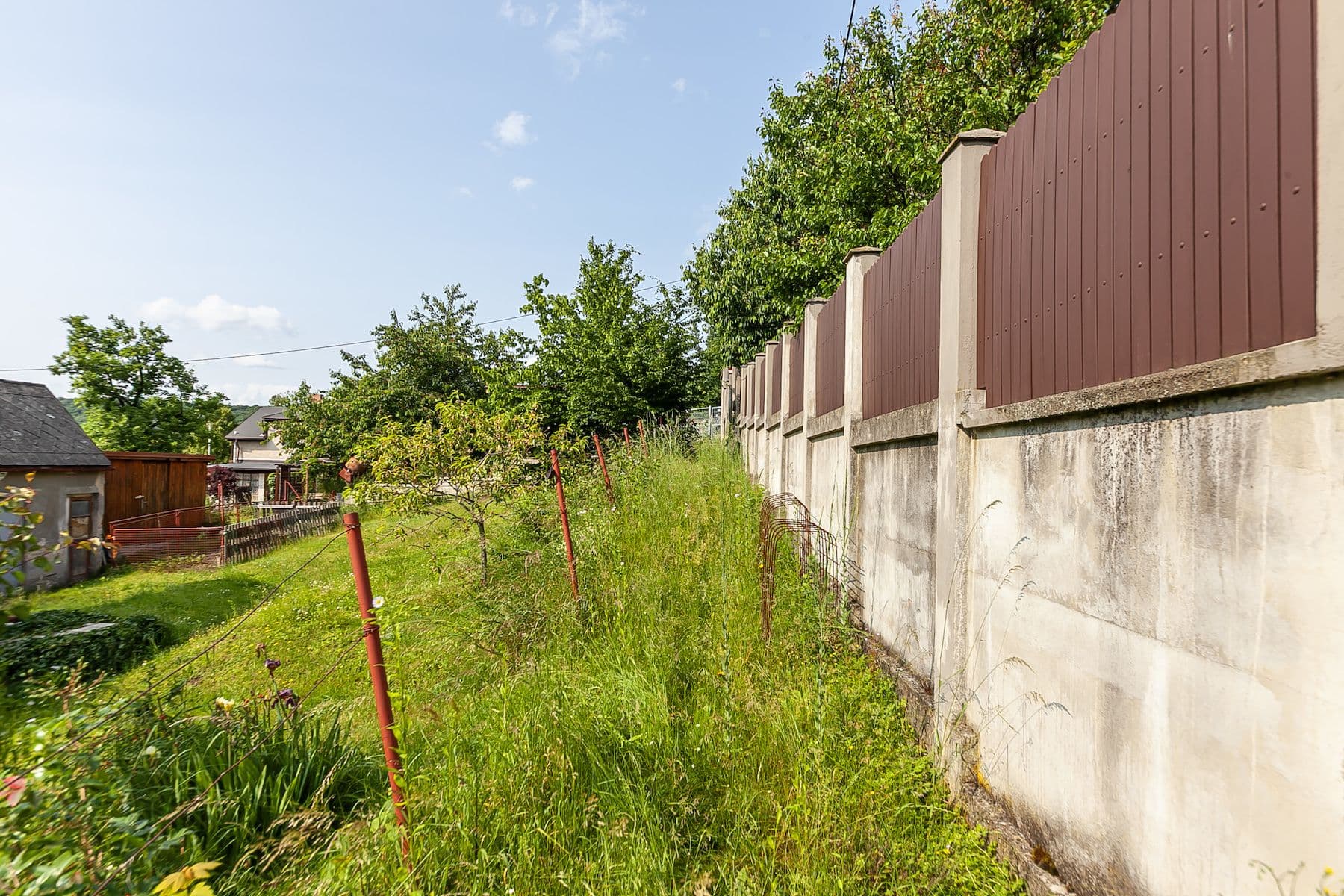 Predaj rekreačného objektu 35 m², pozemek 614 m², Ke Lhotě, Dolní Břežany, Středočeský kraj Predaj rekreačného objektu 35 m², pozemek 614 m², Ke Lhotě, Dolní Břežany, Středočeský kraj
