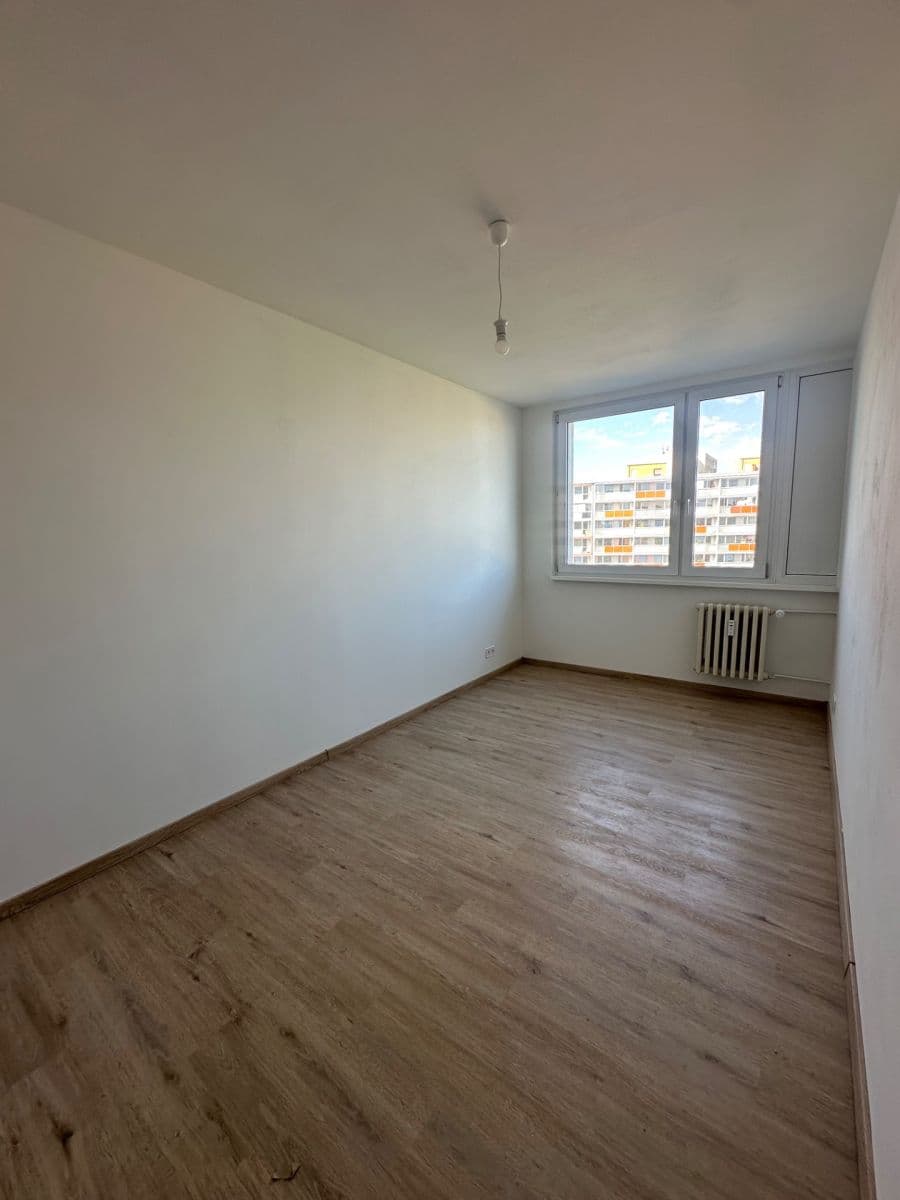 Prenájom bytu 3-izbový 81 m², Livornská, Praha, Praha Prenájom bytu 3-izbový 81 m², Livornská, Praha, Praha