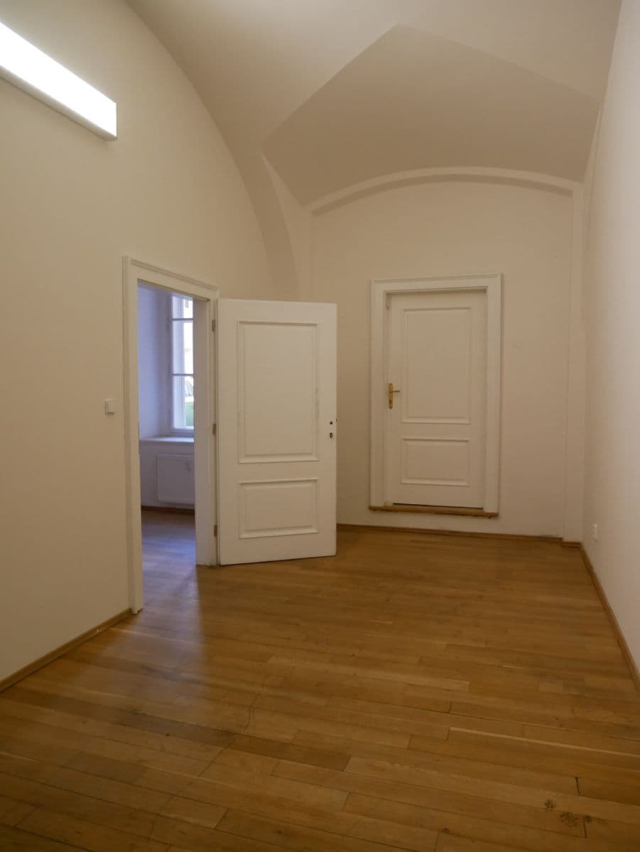 Prenájom kancelárie 80 m², Karmelitská, Praha, Praha Prenájom kancelárie 80 m², Karmelitská, Praha, Praha