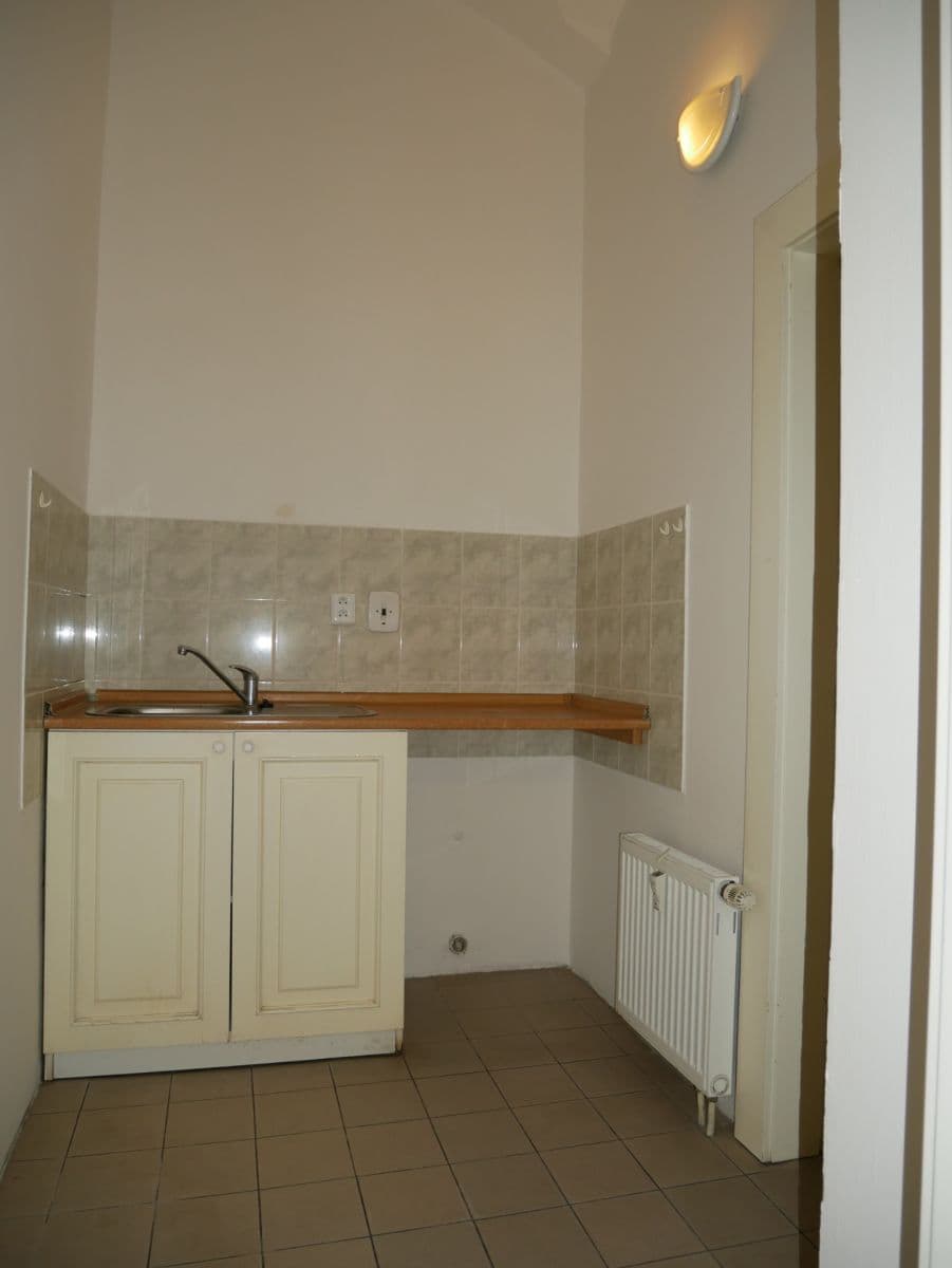 Prenájom kancelárie 80 m², Karmelitská, Praha, Praha Prenájom kancelárie 80 m², Karmelitská, Praha, Praha